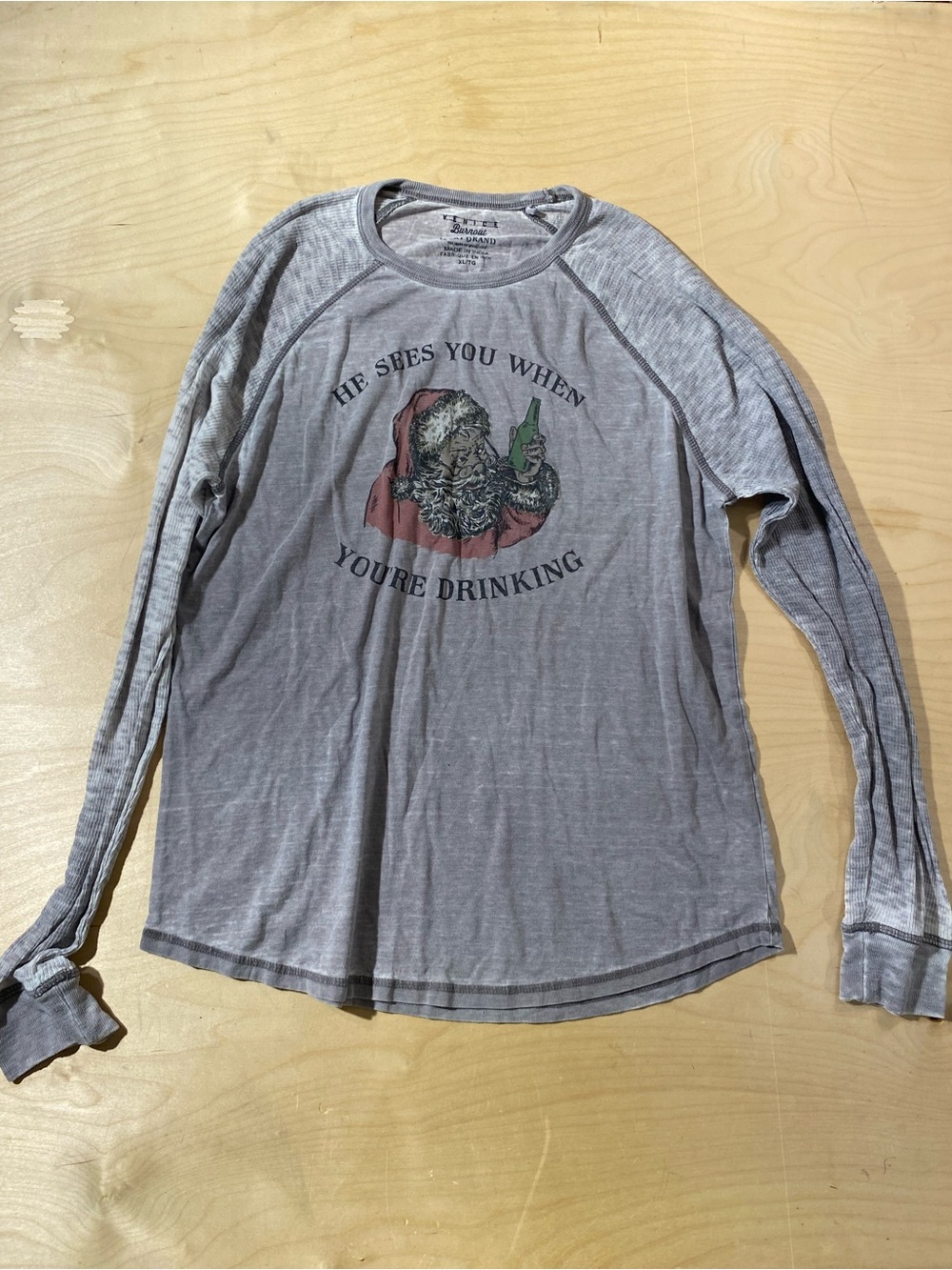 Lucky Brand Gray Long-Sleeve Graphic Tee with Santa Print XL (BM)